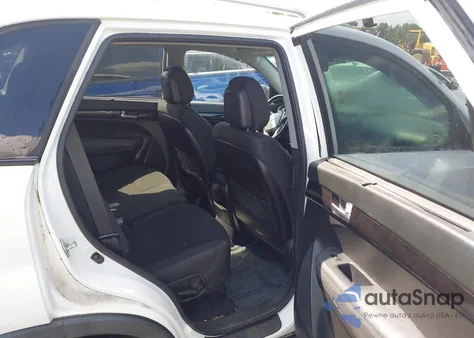 2015 Kia Sorento Lx z USA, uszkodzony, nr VIN 5XYKTDA6XFG551064